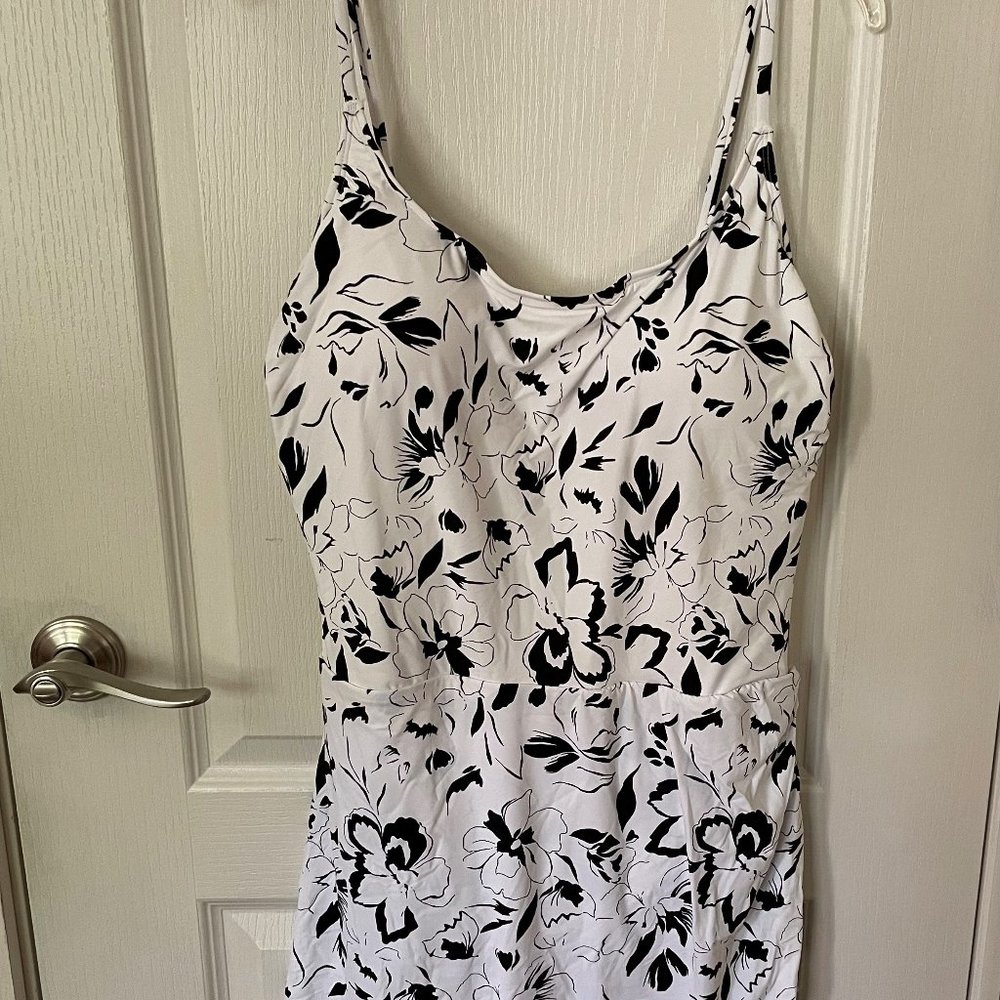 Sonnet Shores Black & White Bathing Suit, Size 16